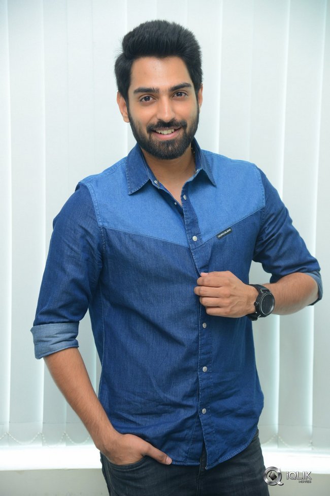 Actor-Shiva-Kandukuri-Interview-Stills